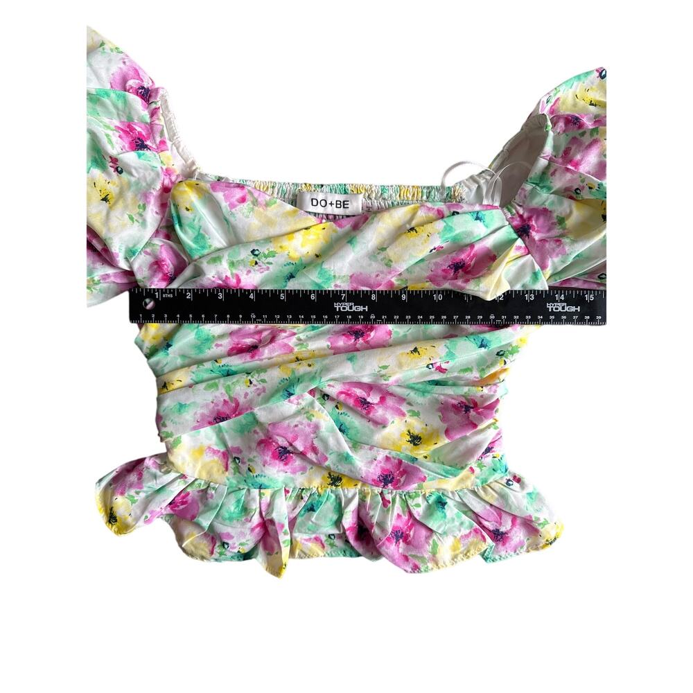 💥Do + Be Floral Ruffle Puff Sleeve Cropped Peplum Top Womens size Small Pink - Picture 3 of 7